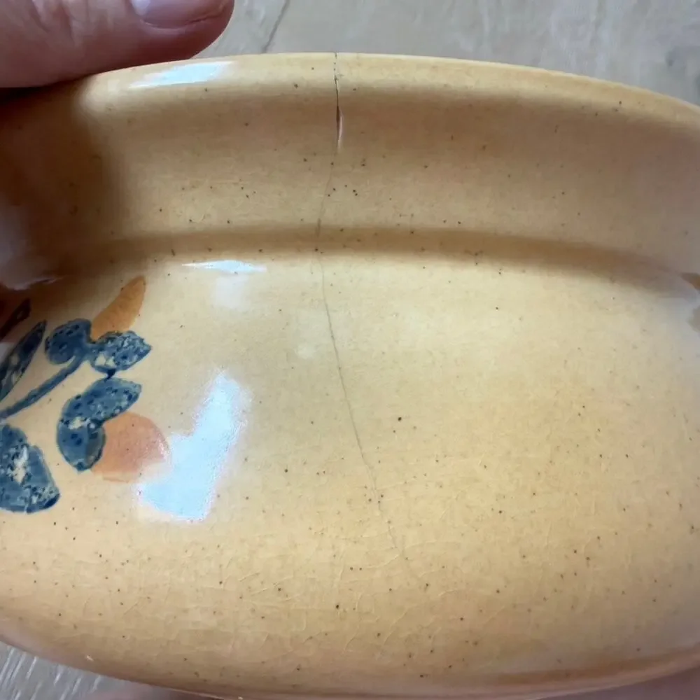 Vintage Pfaltzgraff Folk Art 2Qt Lidded Casserole AS-IS Hairline Crack